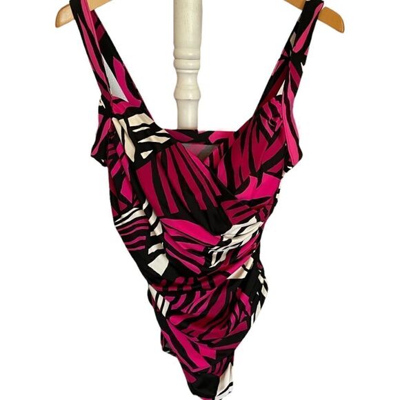 Figure Flattering Swimsuit by Penbrooke, Size 16 - Picture 1 of 7